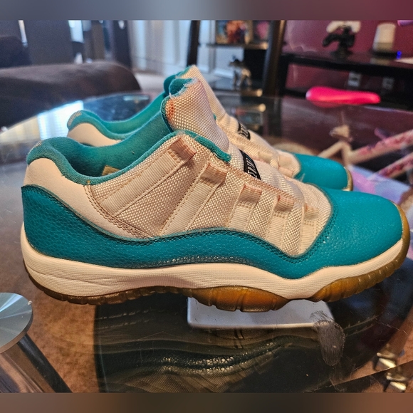 Air jordan 11 5.5 - Picture 3 of 8